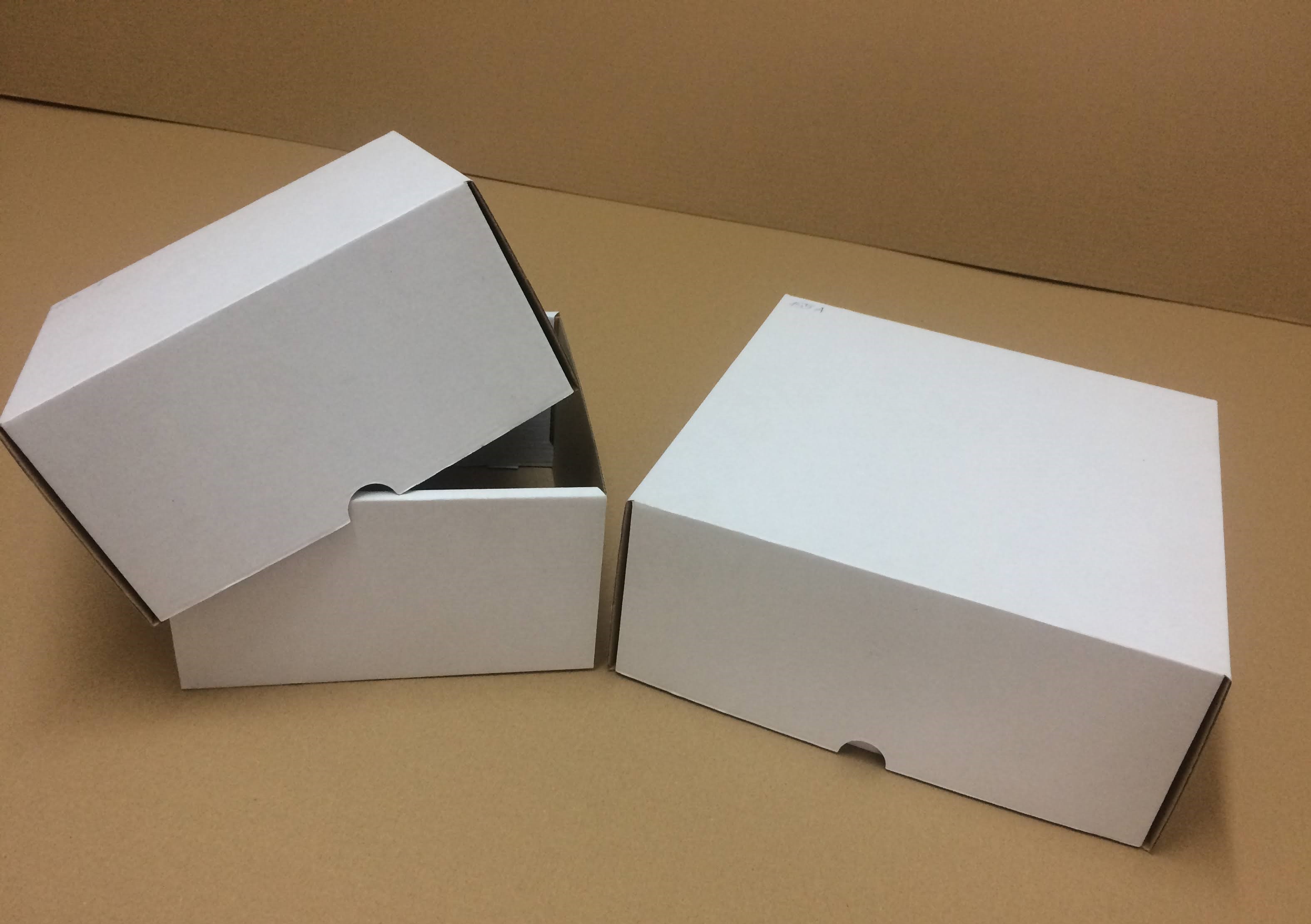 Tortová krabica 210x210x110mm, VRCH+DNO, 3VL, 10ks/balenie, č.198