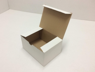poštová krabica    180x130x90mm  3VLE , 10ks/balenie , vnútorný rozmer , č.136